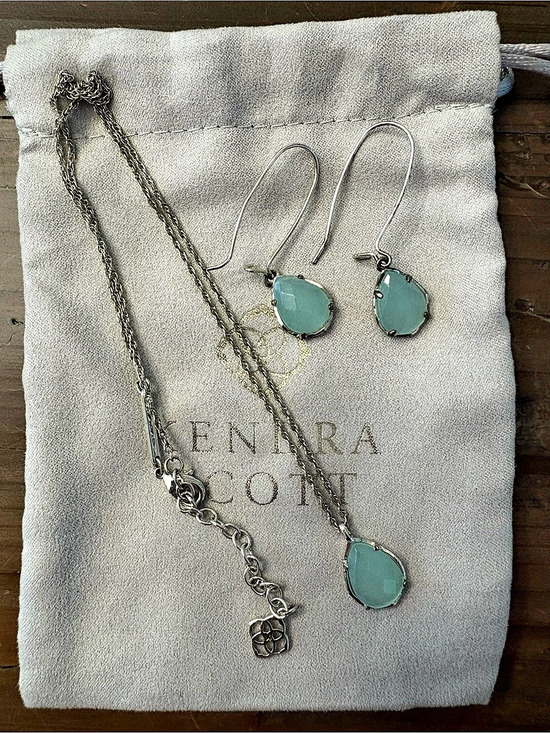 Kendra Scott Jewelry - Kendra Scott Retired Kiri Necklace & Allison Earrings Chalcedony Gold Set